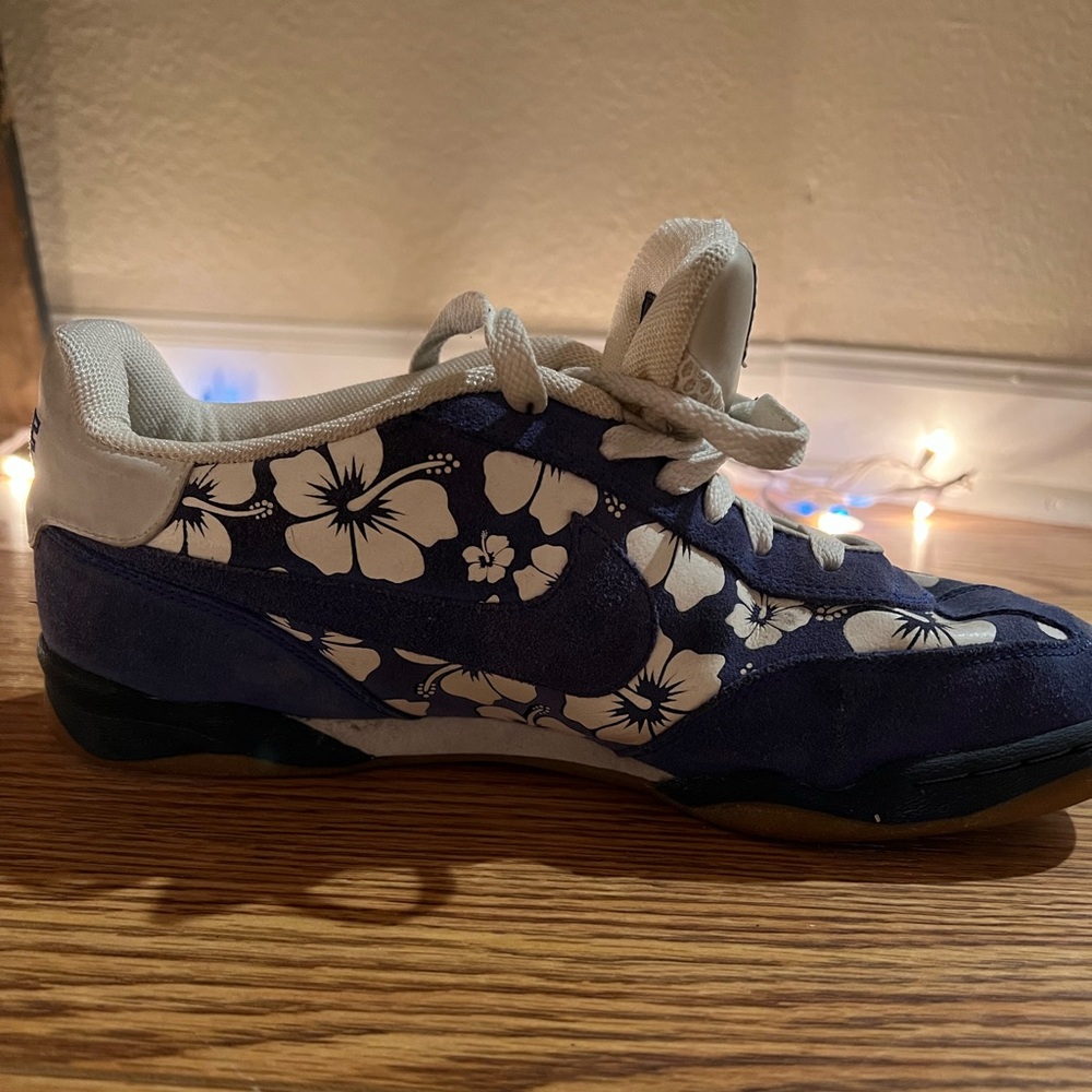 Nike Floral Lace-up Sneakers